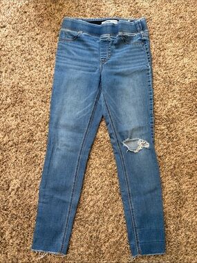 Old Navy Medium Blue Skinny Jeans with Knee Distress